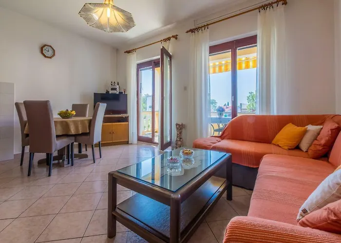 Nevelina Apartamento *